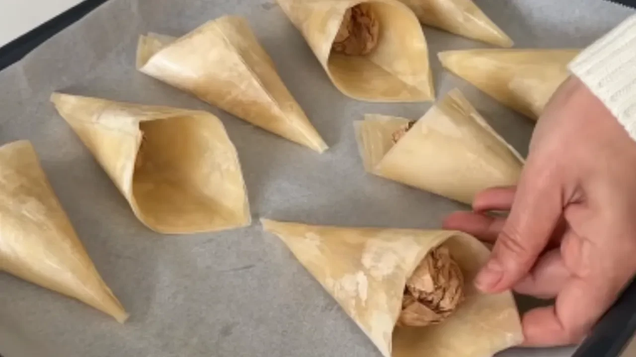 Külah tatlısı sofralara şıklık katıyor! Şerbetli ve kremalı lezzet severlere