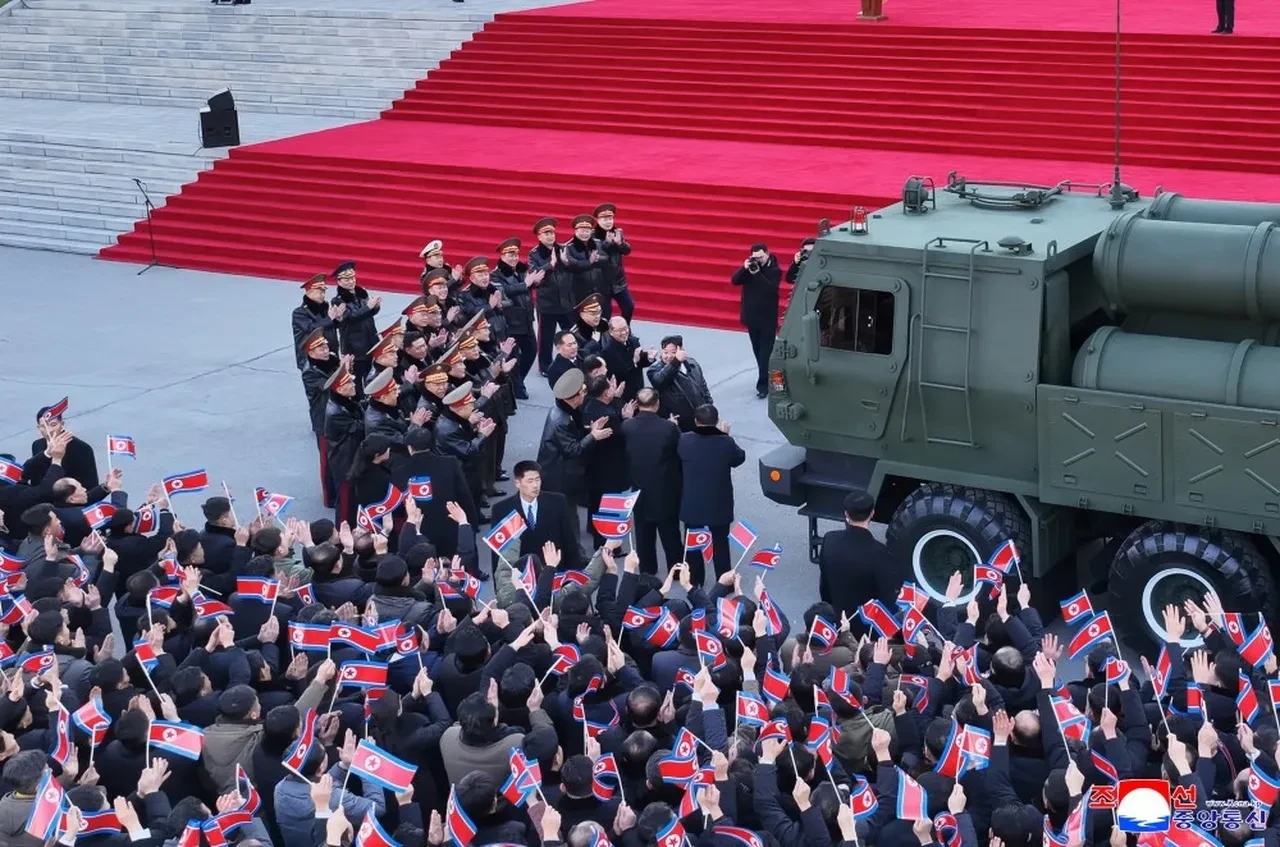 Kuzey Kore Lideri Kim'den dünyaya gözdağı! Yapay zeka destekli çoklu roketatar sistemleri tanıtıldı