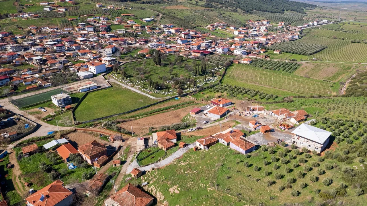 Manisa'da heyelan paniği! 7 ev kullanılamaz hale geldi