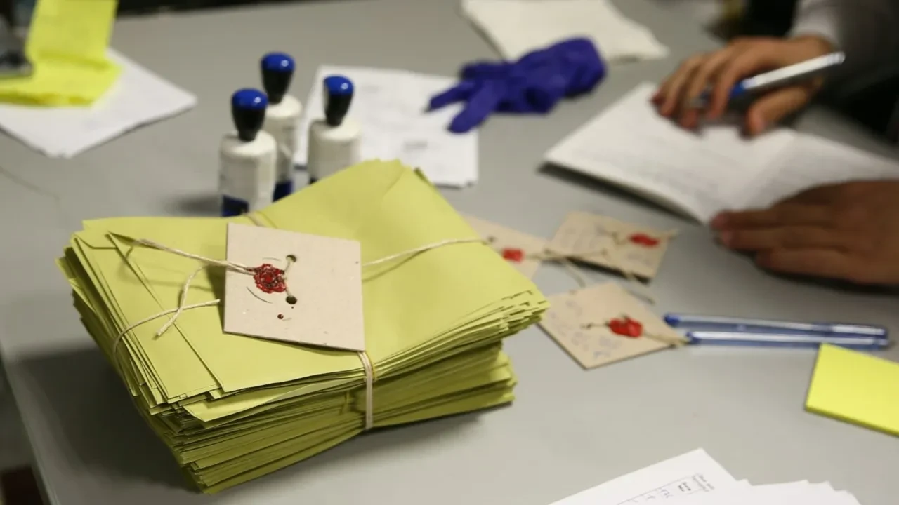 Son seçim anketi yayınlandı! Arada 8 puan fark var... Dikkat çeken DEM Parti detayı 