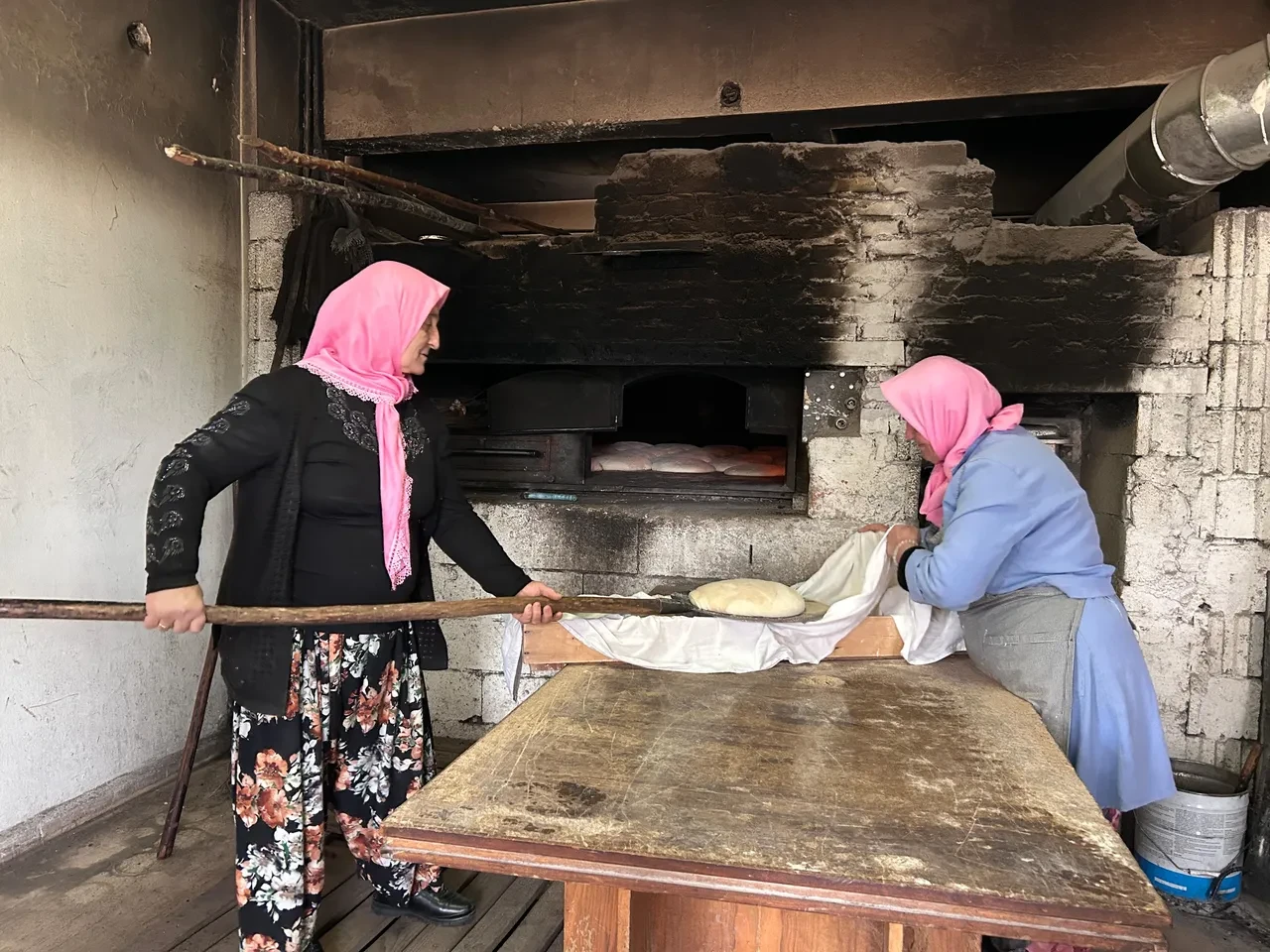 Merhum Süleyman Demirel'in köyünde üretiliyor, birçok ilden talep yağıyor! Sahur ve iftarların vazgçelimezi tamamen doğal