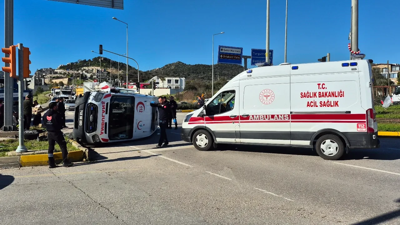 Muğla'da korkutan ambulans kazası