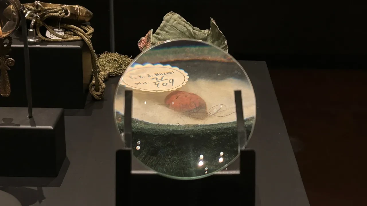 Osmanlı'nın en büyük mushafı Ramazan ayına özel ilk kez Topkapı Sarayı'nda!