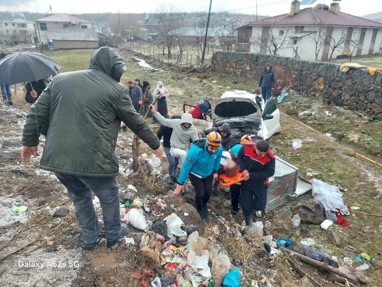 Otomobil takla attı, 7 kişi yaralandı! Bingöl'de feci kaza