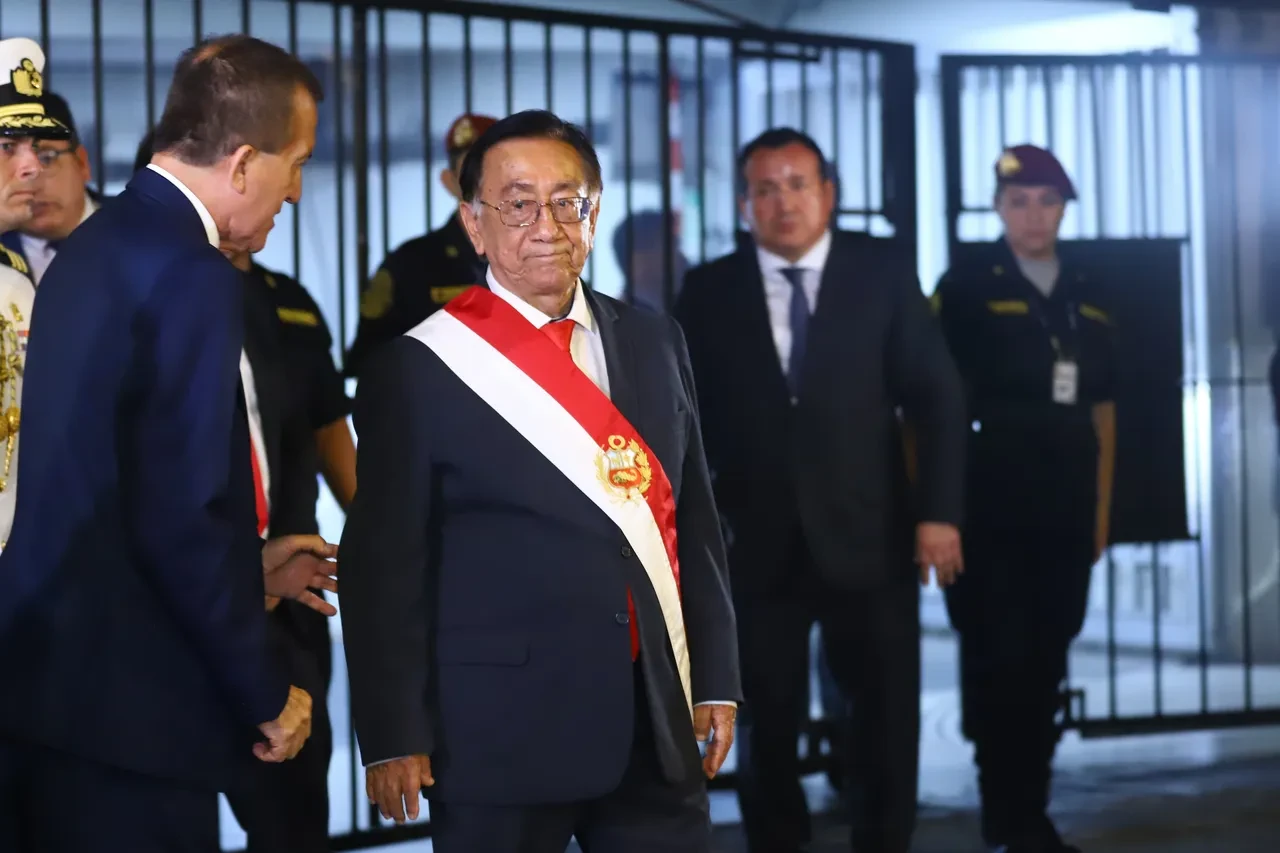 Peru'da siyasi kriz sürüyor! Ülkenin dümenine geçici olarak Jose Maria Balcazar geçti
