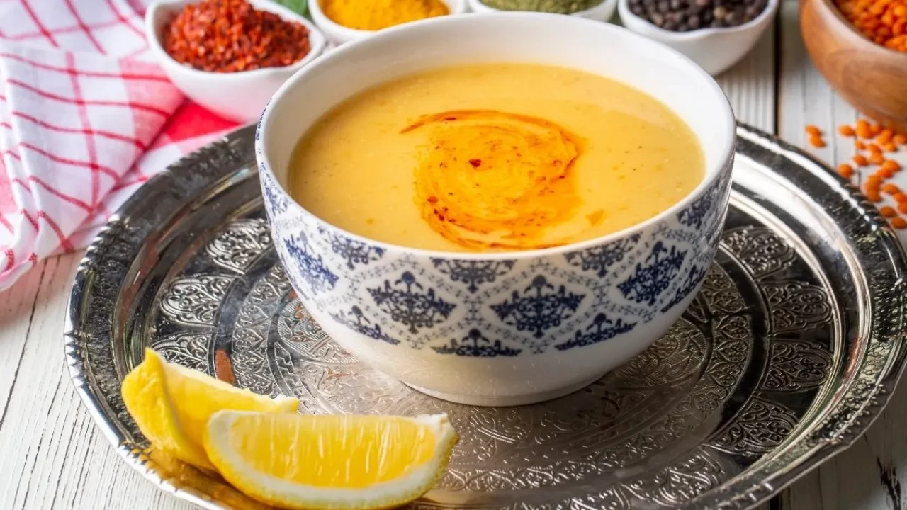 Ramazan 2026 en pratik çorba tarifi! 15 dakikada mercimekler hazır