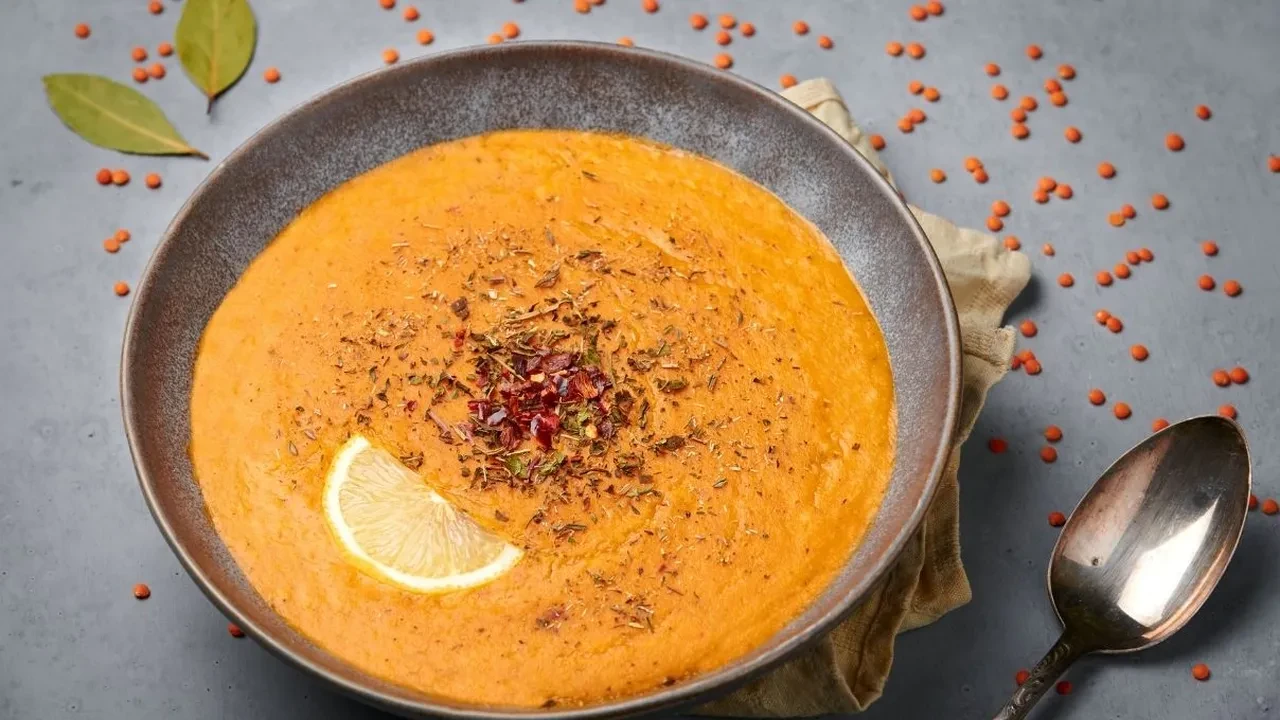 Ramazan 2026 en pratik çorba tarifi! 15 dakikada mercimekler hazır