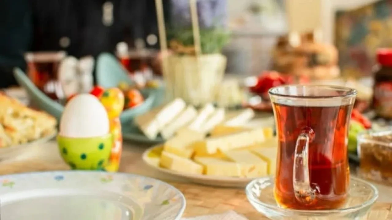 Sahur da çay mı, su mu? Susamayı bitirecek uyarı