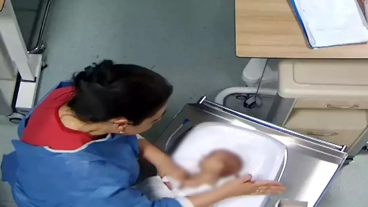 5 günlük bebeği acımasızca dövmüştü! Cani hemşireden bir skandal daha: Yeni darp görüntüleri çıktı 