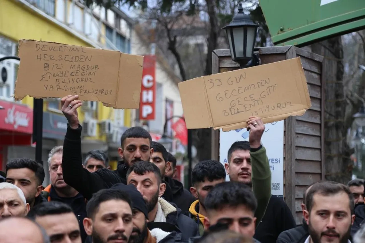 Çığ altındaki çobanın ailesinden yürek yakan çağrı: 'Bize bir mezar verin!'