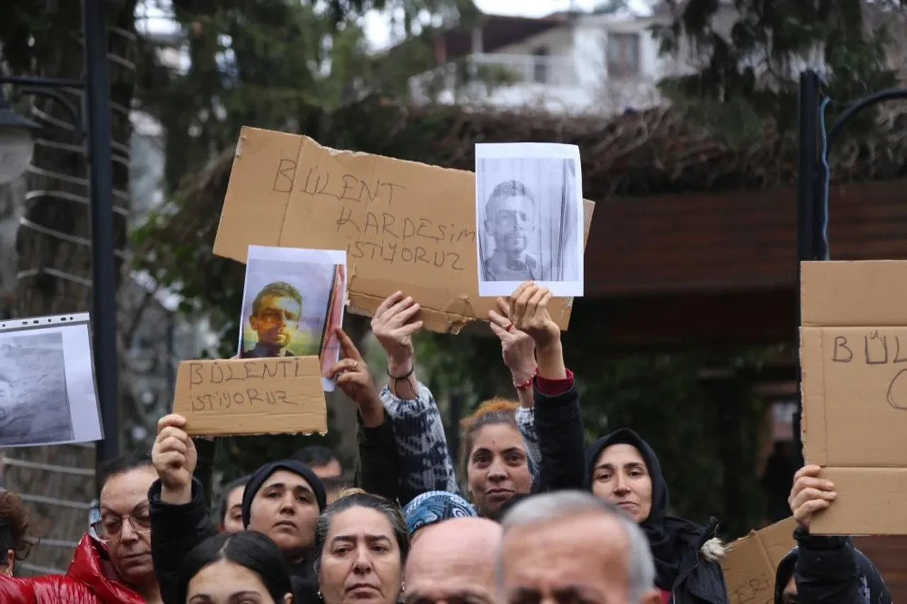 Çığ altındaki çobanın ailesinden yürek yakan çağrı: 'Bize bir mezar verin!'