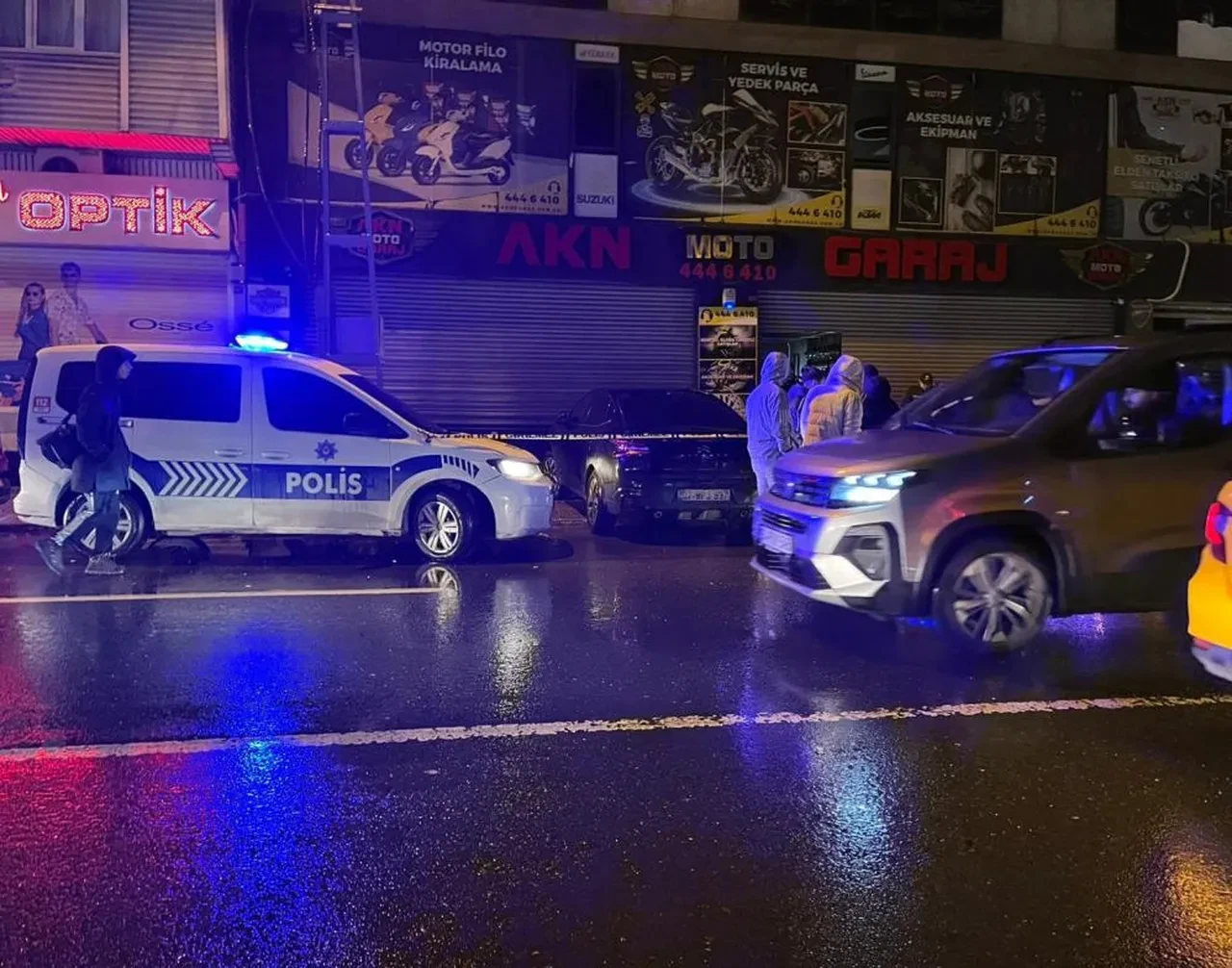Esenler'de iş merkezinde çıkan yangında silahla vurulmuş 2 kişinin cansız bedenine ulaşıldı