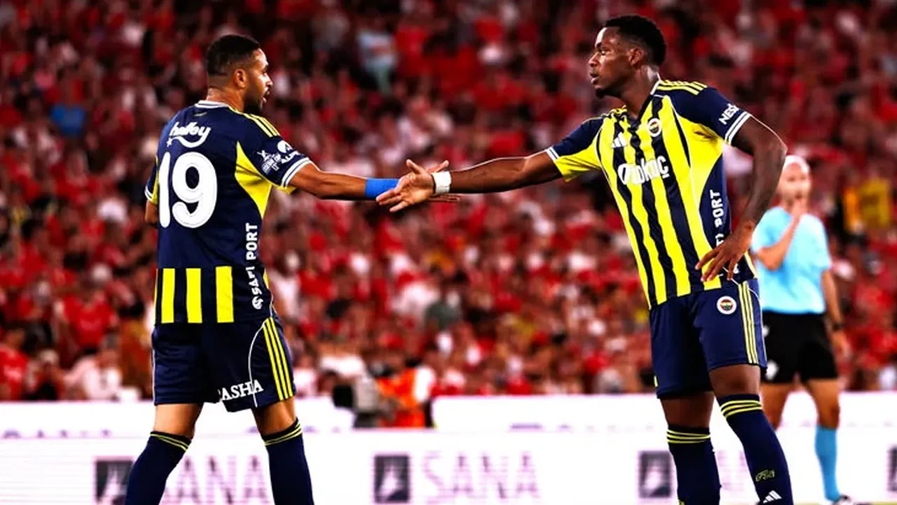 Fenerbahçe'de ayrılık kararı: Yıldız golcünün sözleşmesi feshediliyor