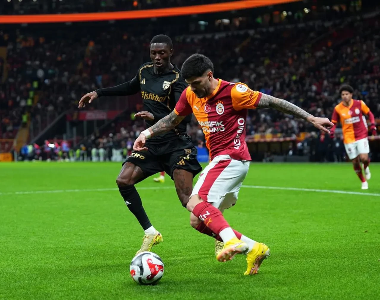 Galatasaray-Kayserispor maçında penaltı tartışması! Trio ekibi son noktayı koydu