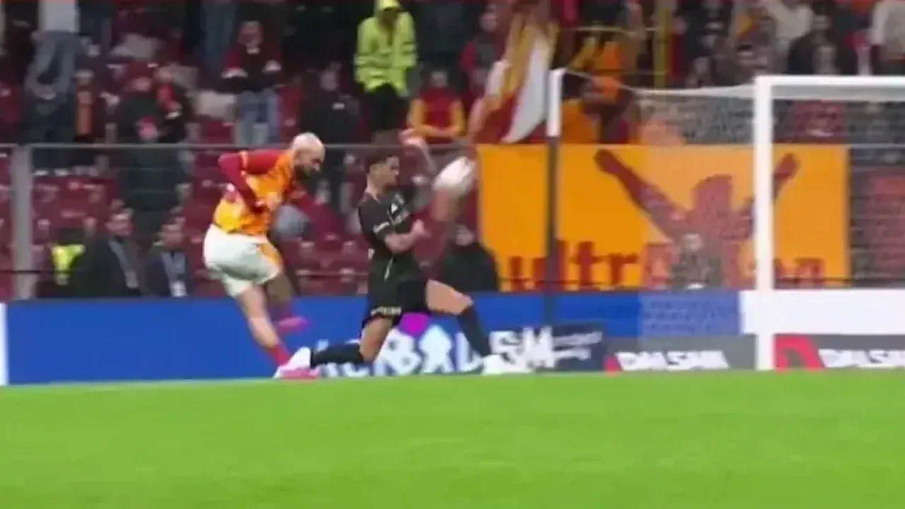 Galatasaray-Kayserispor maçında penaltı tartışması! Trio ekibi son noktayı koydu