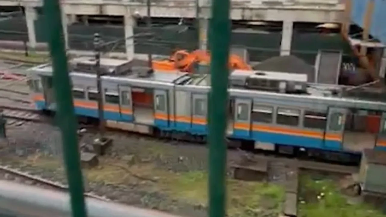 İstanbul metrosunda korku dolu anlar: Sefer sırasında raydan çıktı