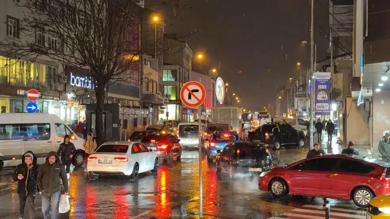 İstanbul'da beklenen haber geldi! Arnavutköy'de kar yağışı başladı