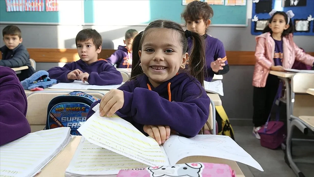 Mart ara tatili 2026 kaç gün, bayram tatiliyle birleştirildi mi? MEB 2. dönem ara tatil takvimi