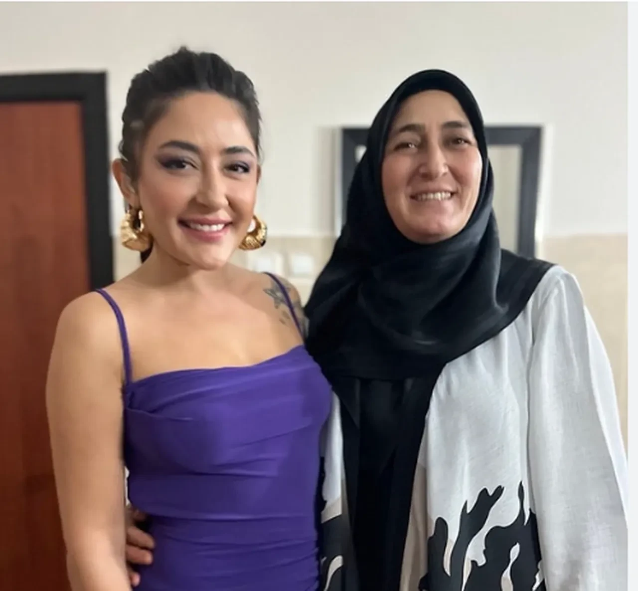 Melek Mosso eski eşi Serkan Sağdıç'ı anlatırken gözleri doldu 