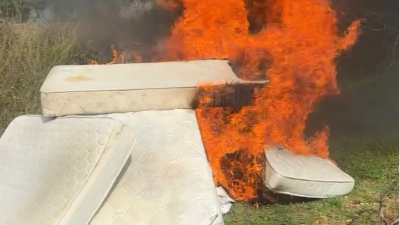 Patron bu sefer gerçekten çıldırdı! Personelin bütün eşyalarını yaktı