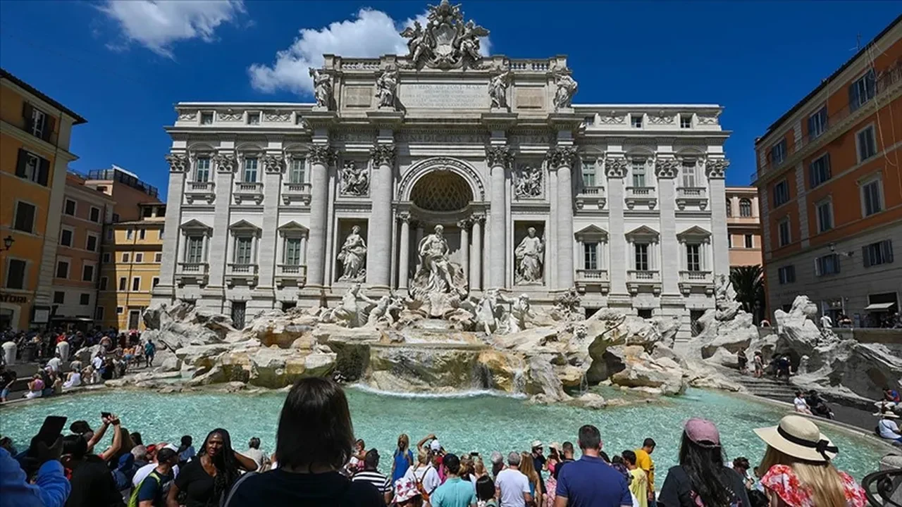 Roma'nın ünlü Trevi Çeşmesi artık ücretli! Fontana di Trevi'nin bilet fiyatı da belli