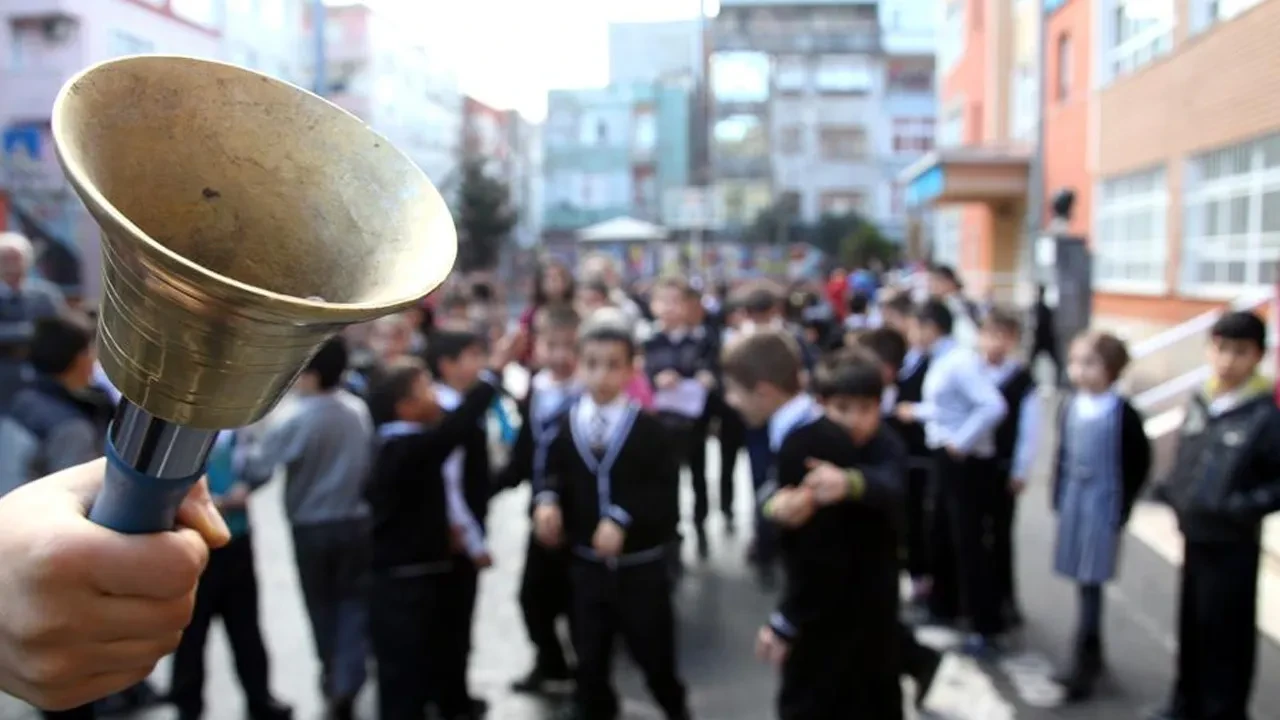 Yarıyıl tatili bitti! 18 milyon öğrenci için 2. dönemin ders zili çalıyor