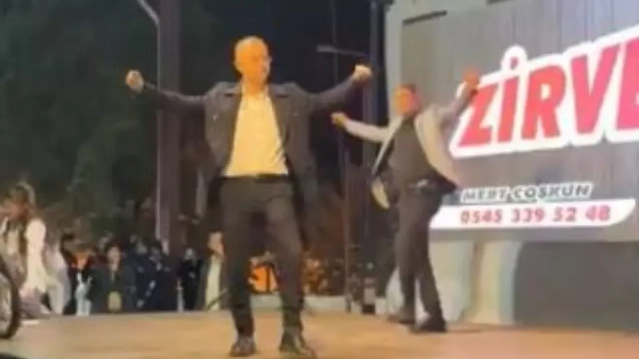 Zeybek oynamak için sahneye çıkan belediye başkanı ölümden döndü! O anlar kamerada 