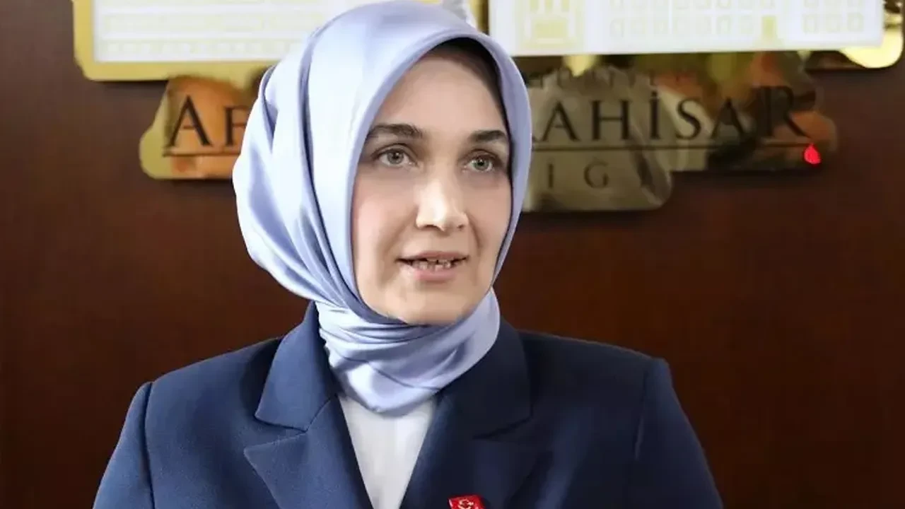 Atamalarda dikkat çeken isim! İlk başörtülü vali Kübra Güran Yiğitbaşı'nın yeni görevi belli oldu 