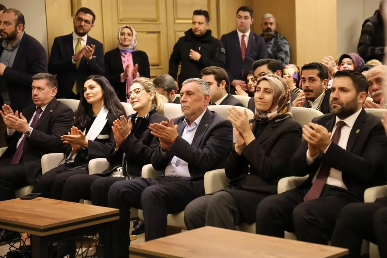 Bakan Işıkhan duyurdu: İşsizlikte tek hane istikrarı sürüyor! Kadın işsizliğinde son 13 yılın en düşük seviyesi!