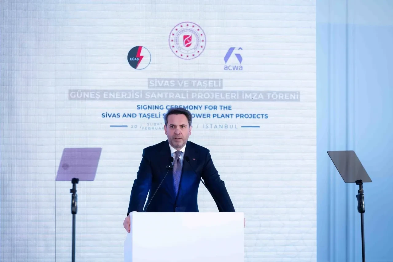 Enerjide yeni dönem: 2 bin megavatlık dev GES projesinde imzalar atıldı