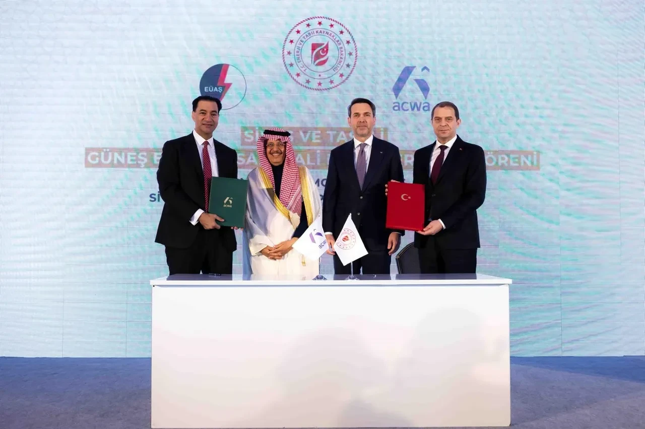 Enerjide yeni dönem: 2 bin megavatlık dev GES projesinde imzalar atıldı