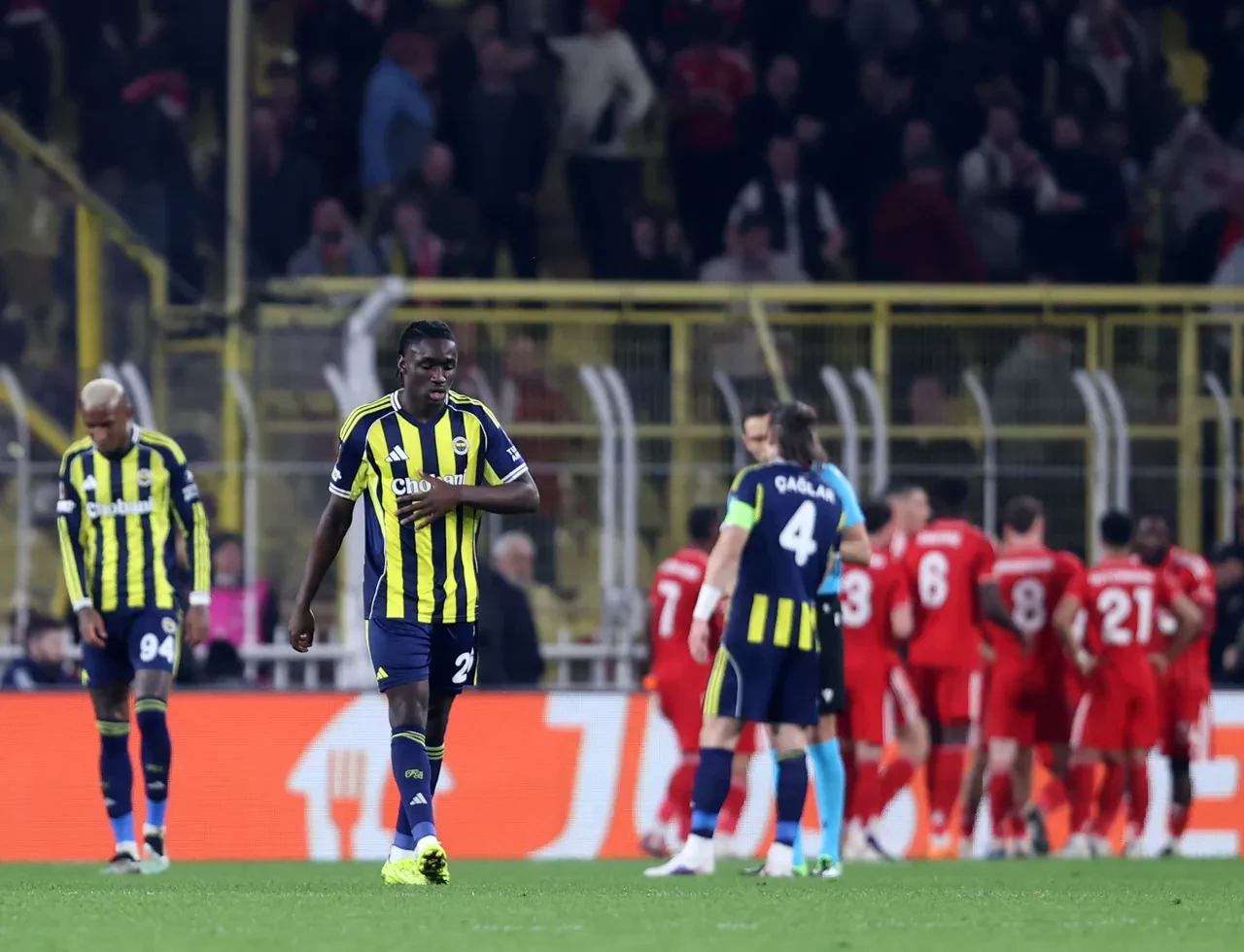 Fenerbahçe'de ayrılık kapıda! Tedesco milli futbolcunun biletini kesti: Kadroya girmesi zor