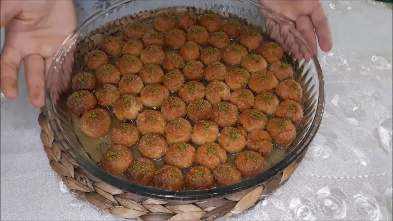 Gelinim Mutfakta şerbetli Ramazan topları tarifi! Dışı çıtır, şerbetli içiyle iftara 10 dakikada hazır