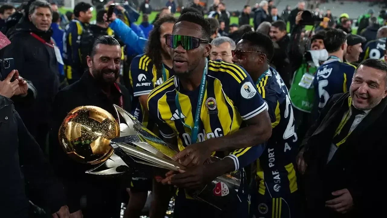 Jhon Duran'dan Fenerbahçe'nin Nottingham Forest mağlubiyeti sonrasında olay hareket!