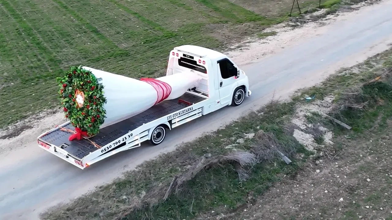 Oto kurtarıcıdan şoke eden evlilik teklifi! Görenler şaştı kaldı 