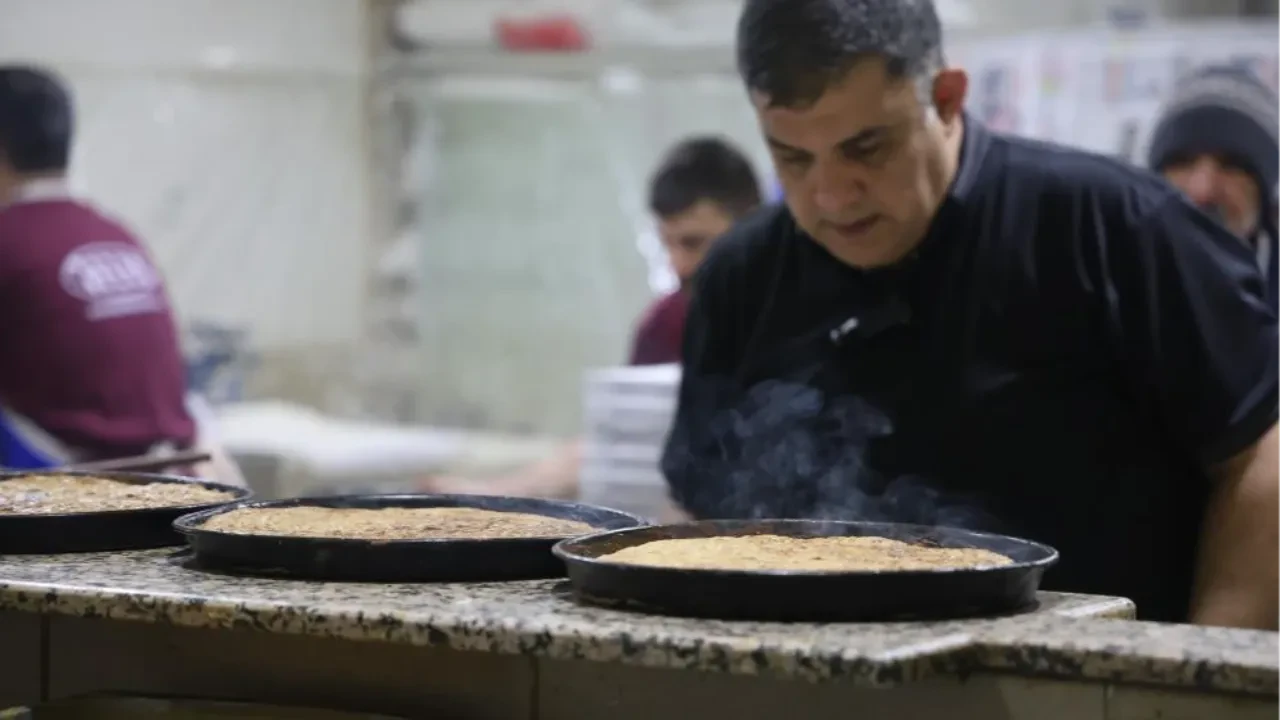 Ramazan ayının vazgeçilmezi:  Meşe odunlu fırında tahinli pide