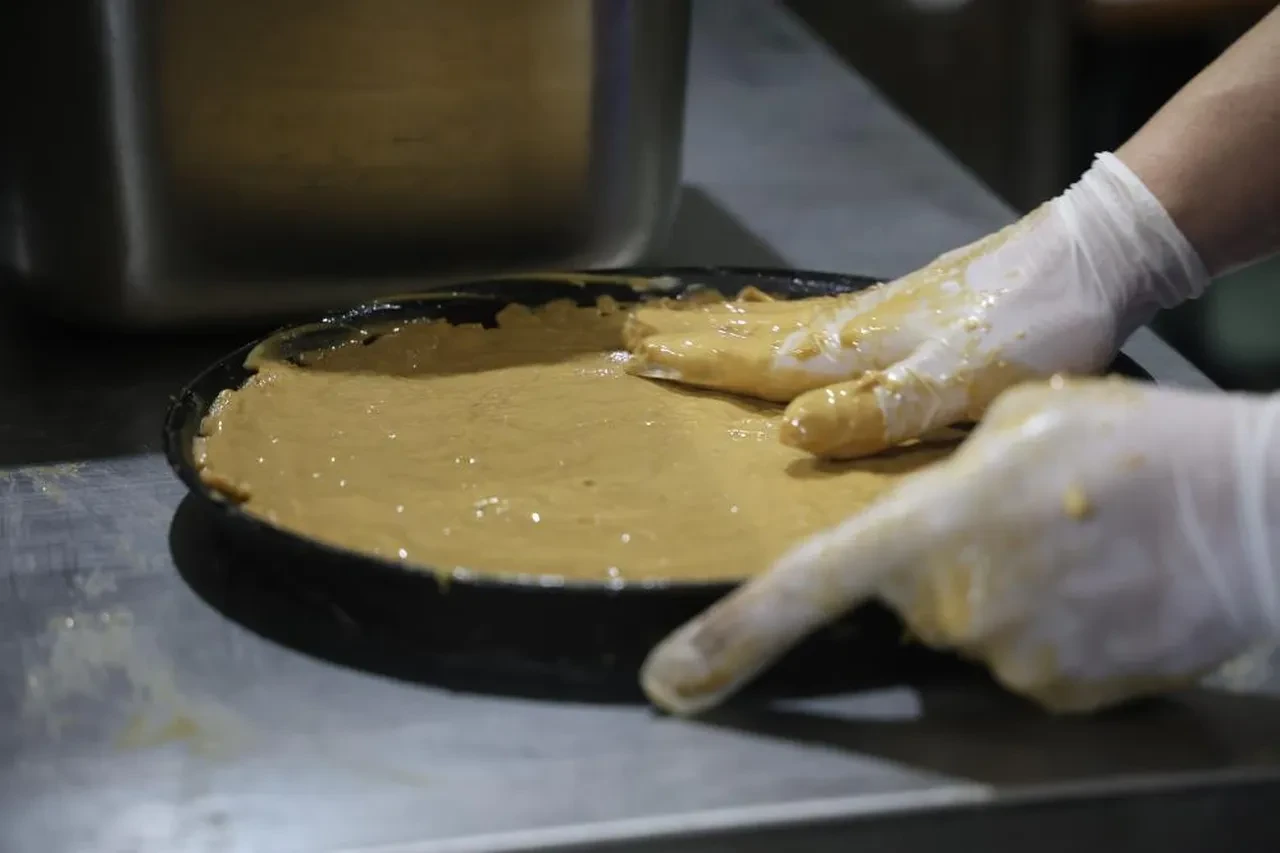 Ramazan ayının vazgeçilmezi:  Meşe odunlu fırında tahinli pide