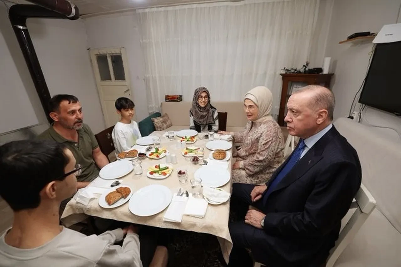 Ramazanda sıcak buluşma: Cumhurbaşkanı Erdoğan'dan iftar ziyareti