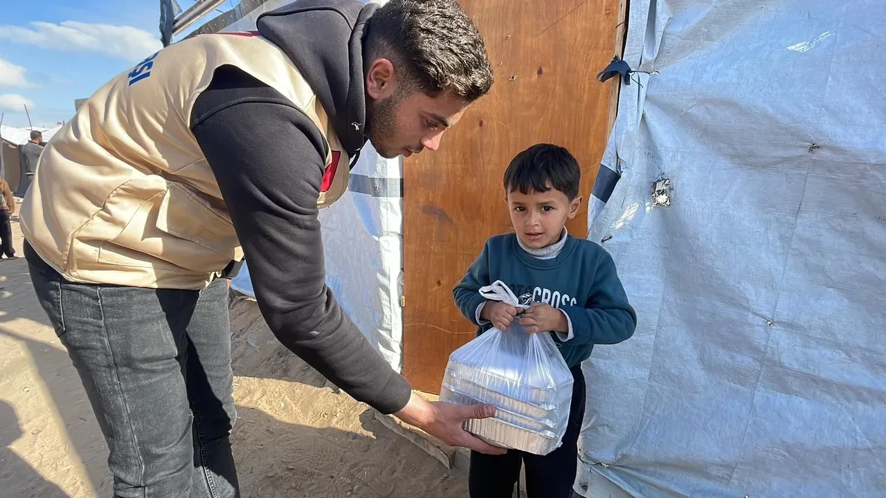 Sadakataşı’ndan Gazze’de kardeşlik iftarı