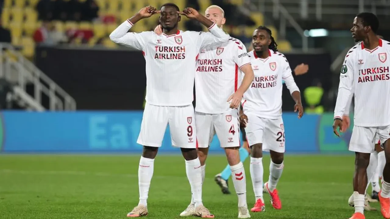 Samsunspor UEFA Konferans Ligi son 16 play-off ilk maçında Shkendija'yı tek golle devirdi
