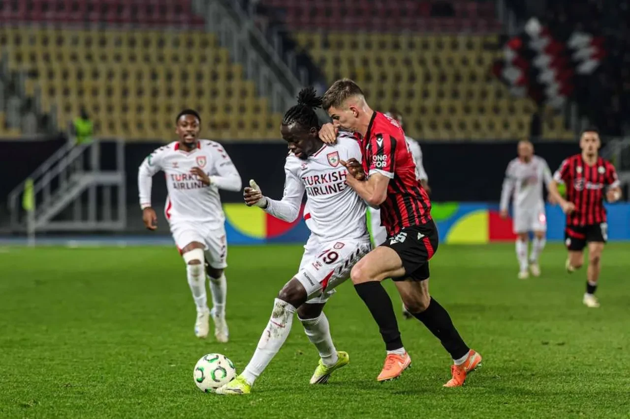 Samsunspor UEFA Konferans Ligi son 16 play-off ilk maçında Shkendija'yı tek golle devirdi