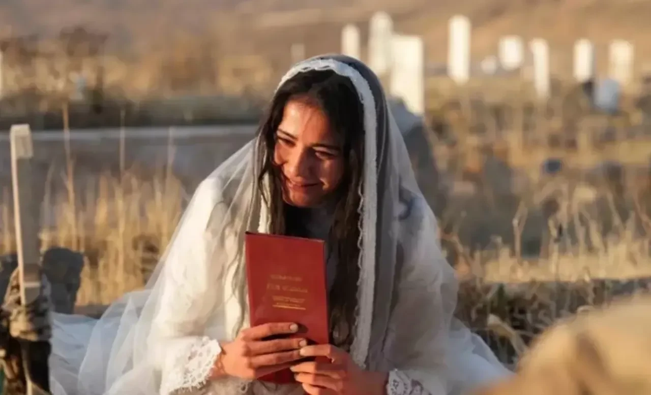 Sevdiğim Sensin dizisinin Dicle'si kaç yaşında? Helin Kandemir evli mi, bekar mı? 