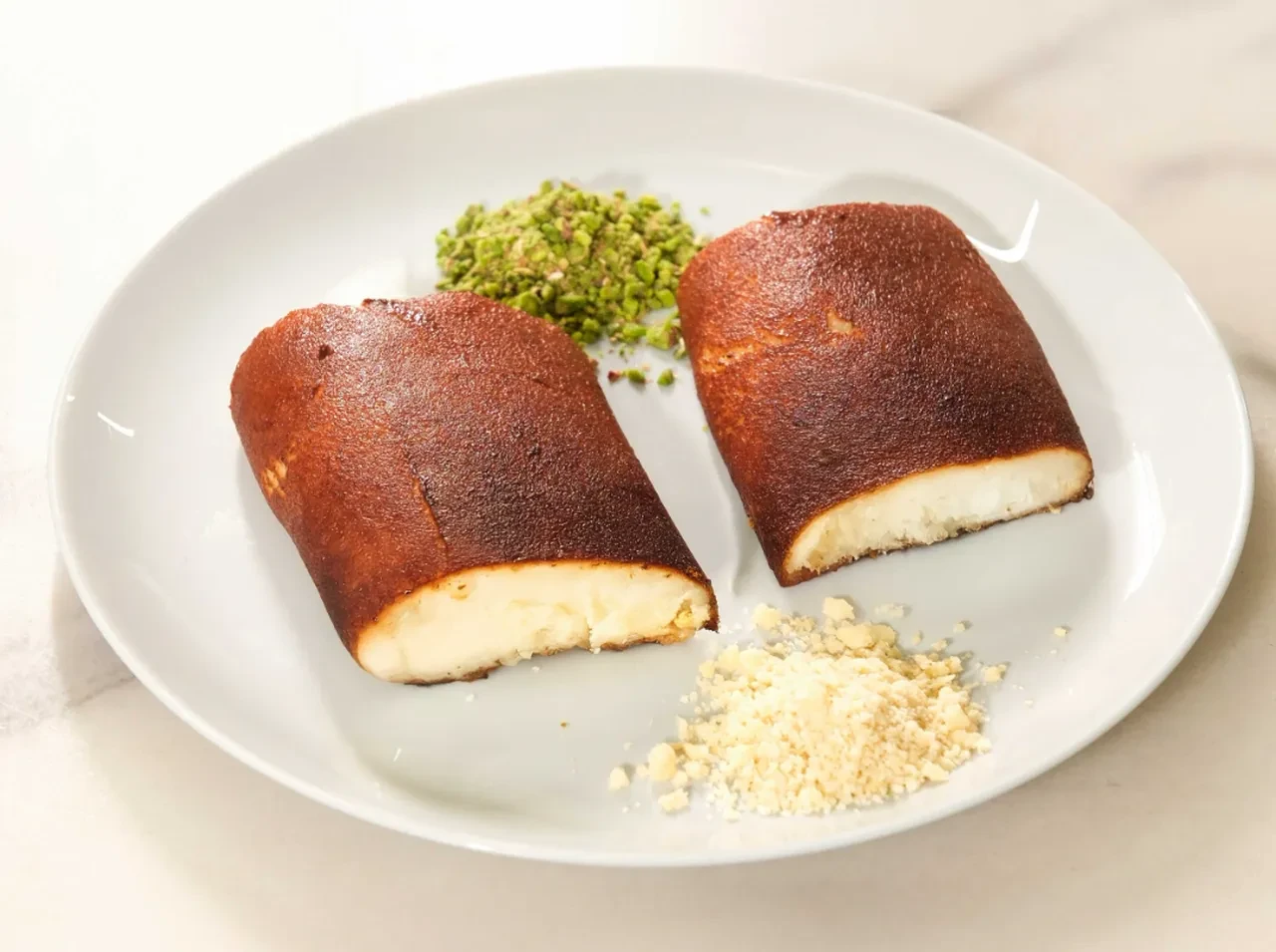 Tabak tabak dağıtacağınız kazandibi tarifi 2026! Evde pastane usulü kıvamında kazandibi nasıl yapılır?