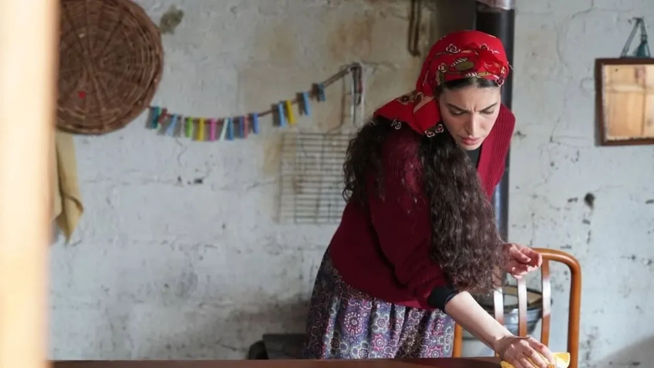 Taşacak Bu Deniz 19. Bölümde büyük felaket! Eleni ve Fadime ölümle burun buruna