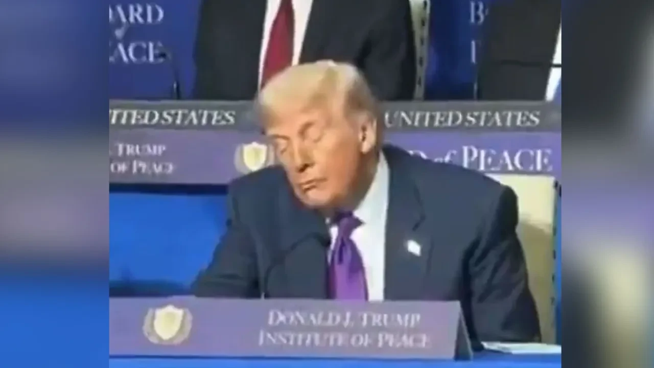 Trump uykuya yenik düştü! Dünyanın gözü önünde böyle uyudu