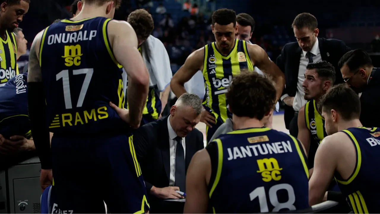 Türkiye Kupası'nda final zamanı: Fenerbahçe Beko Türk Telekom'u mağlup etti!