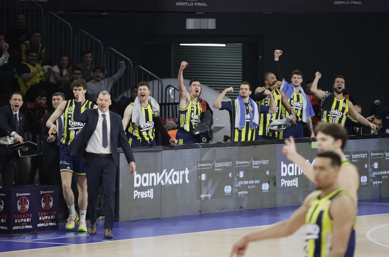 Türkiye Kupası'nda final zamanı: Fenerbahçe Beko Türk Telekom'u mağlup etti!