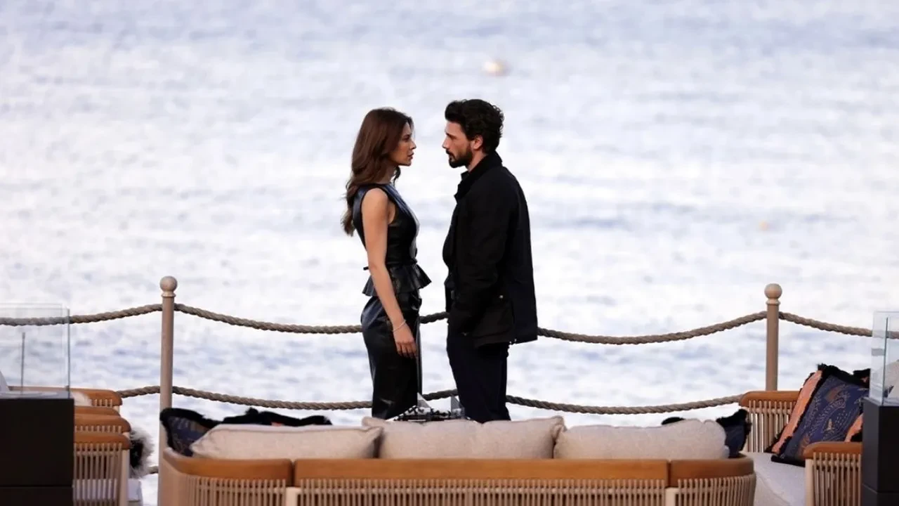 Yeraltı dizisinin yıldızları Devrim Özkan ve Deniz Can Aktaş’ın aşk yaşadığı iddia edildi! O detay her şeyi ele verdi