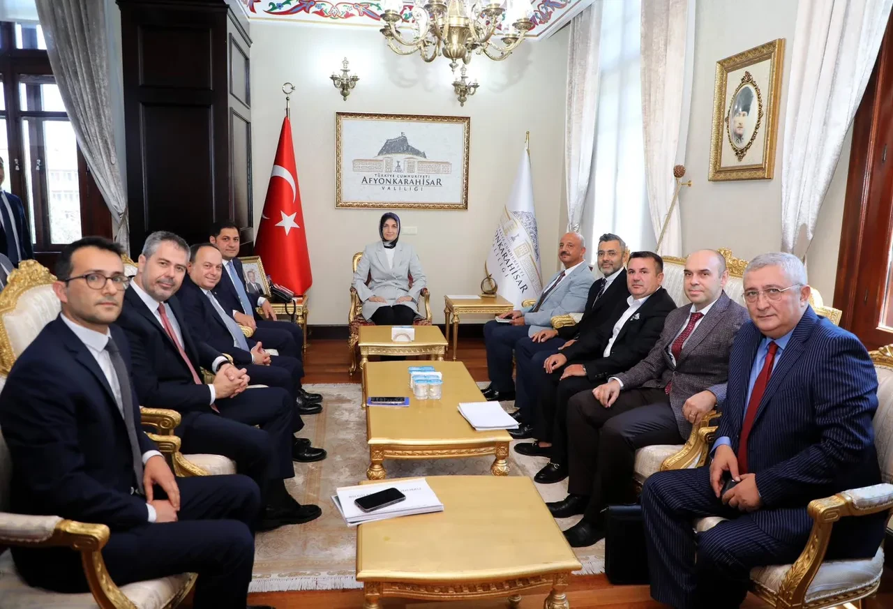 Afyonkarahisar iş dünyasından Vali Yiğitbaşı’na şükran ve tebrik mesajı: Yatırımların mimarı Ankara’da