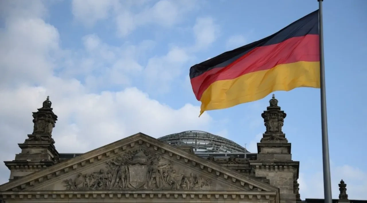 Almanya’dan İran’daki vatandaşlarına 'acil terk et' çağrısı